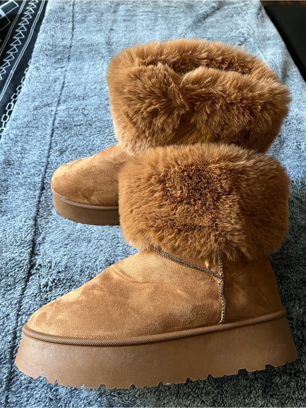 Wild Diva Women's Faux Fur Platform Ankle Boots - Chestnut Brown
